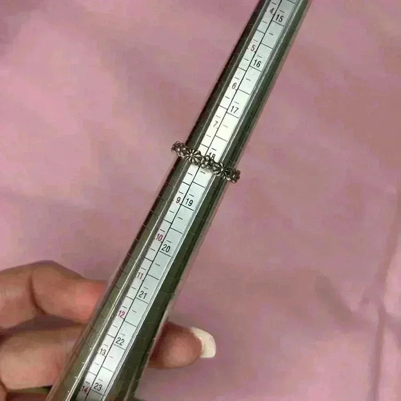 Sterling silver ring - Picture 1 of 4